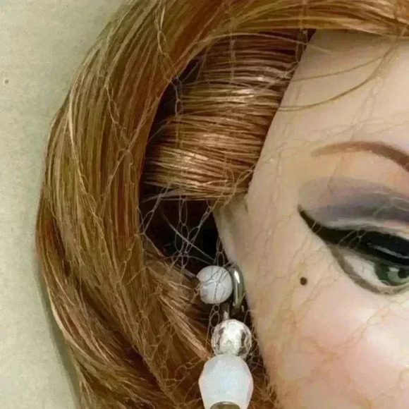 Barbie Southern Belle Doll - Picture 4 of 16